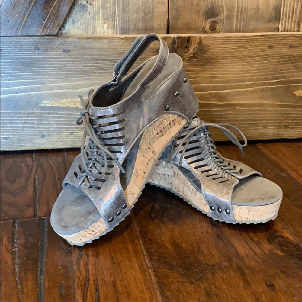 Metallic Wedges - Picture 2 of 7